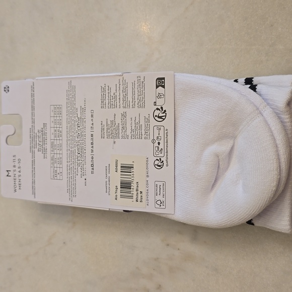 NWT Alo Yoga 1/2 Crew Throwback Socks. Medium Unisex - Picture 4 of 6